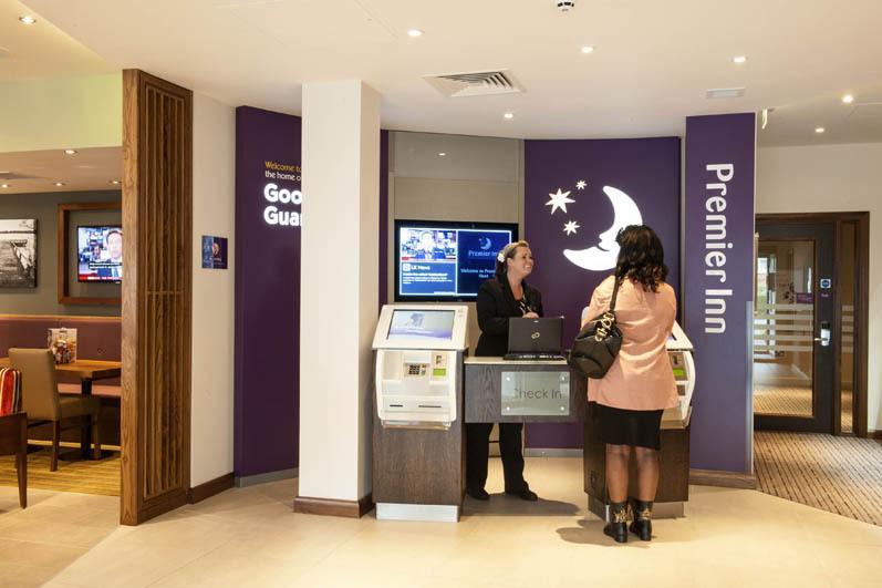 Premier Inn Fleet Exterior photo